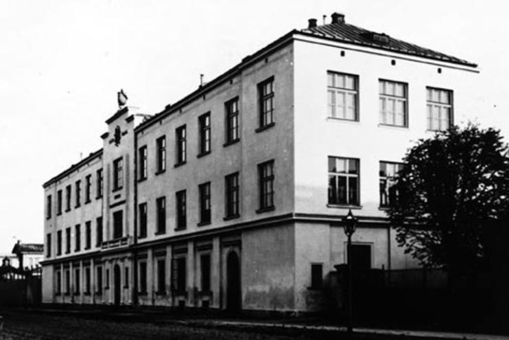 The building of the Department of Pharmaceutical Chemistry on Oczki Street